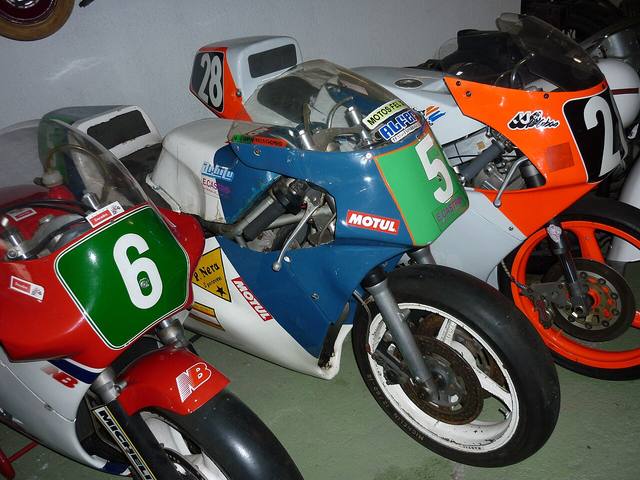 MotoGP技术流变：那些改变比赛的革新（体能康复视角）